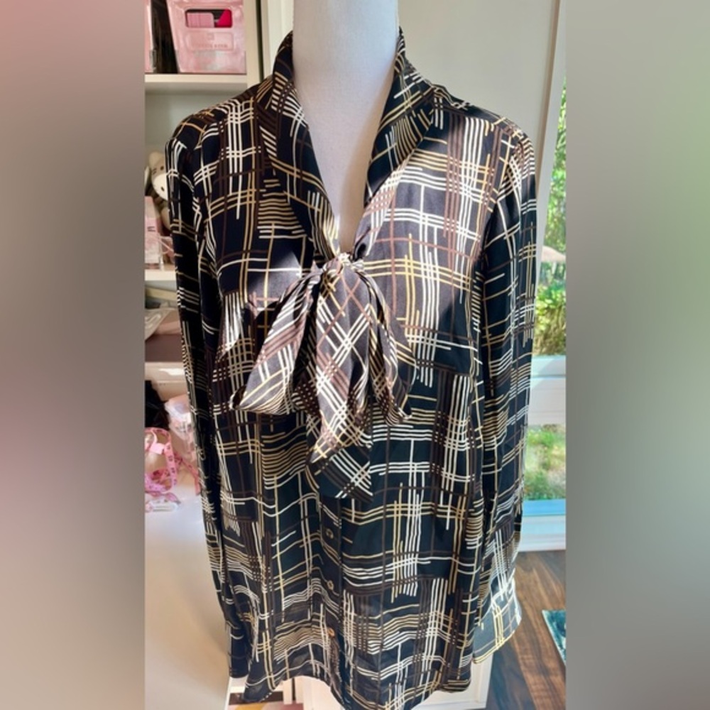 Trina Turk EUC front tie “dame” plaid silk blouse Size M or L